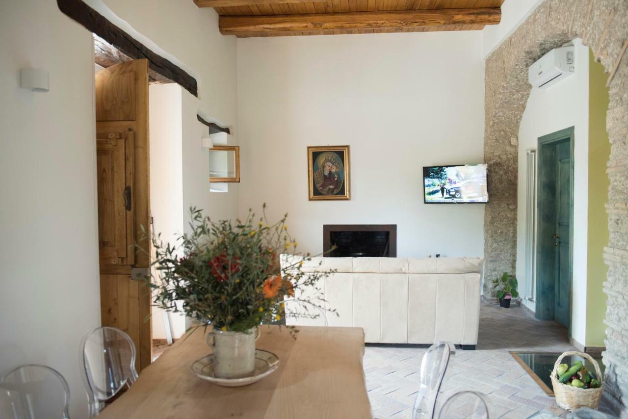 B&B Rifugio Tra Gli Ulivi 坎帕尼亚 外观 照片
